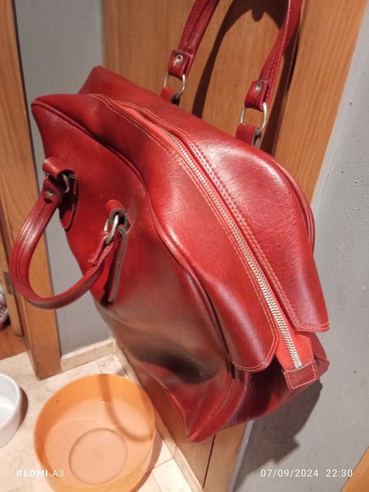 Bolsa grande em cabedal
