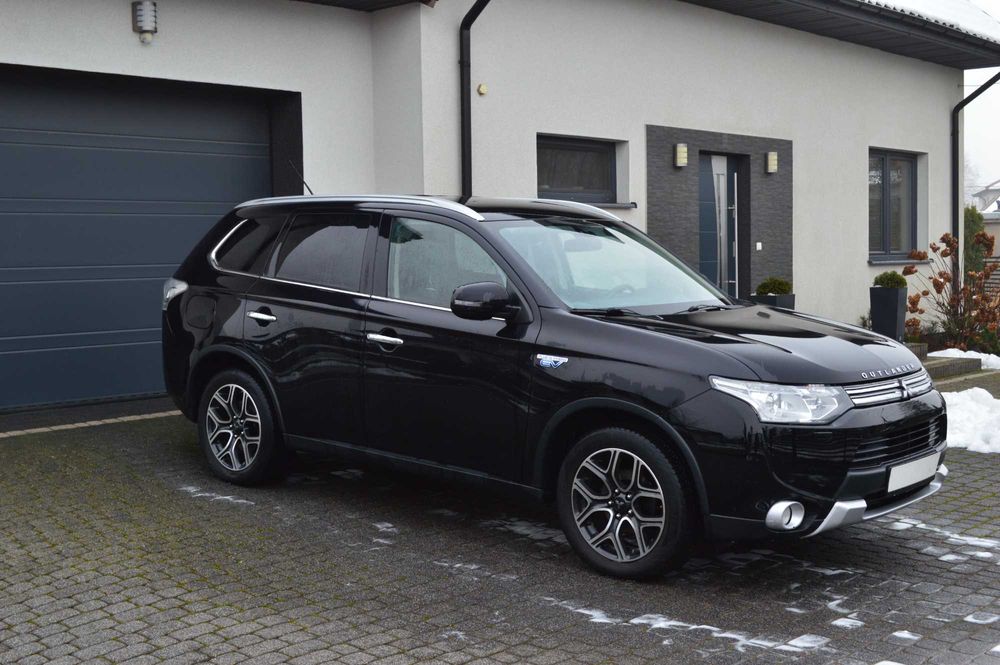 Mitsubishi Outlander III 2.0 benz+ PHEV + 2015 R.