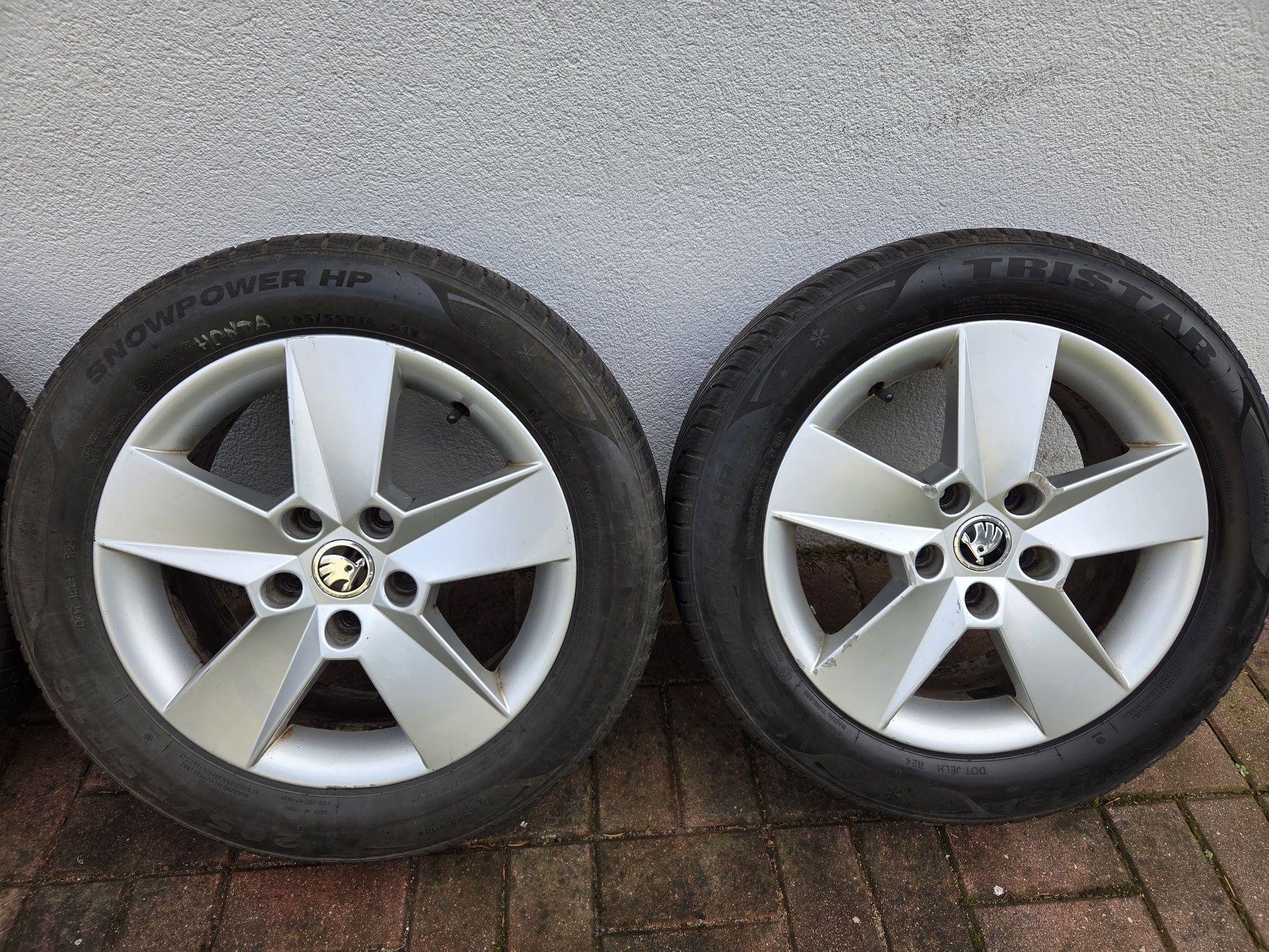 Felgi , koła , opony zimowe 205/55/16 Skoda Octawia Fabia Superb