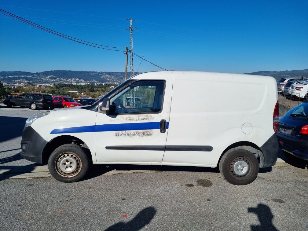 Opel Combo 1.3 CDTi de 2014 para peças