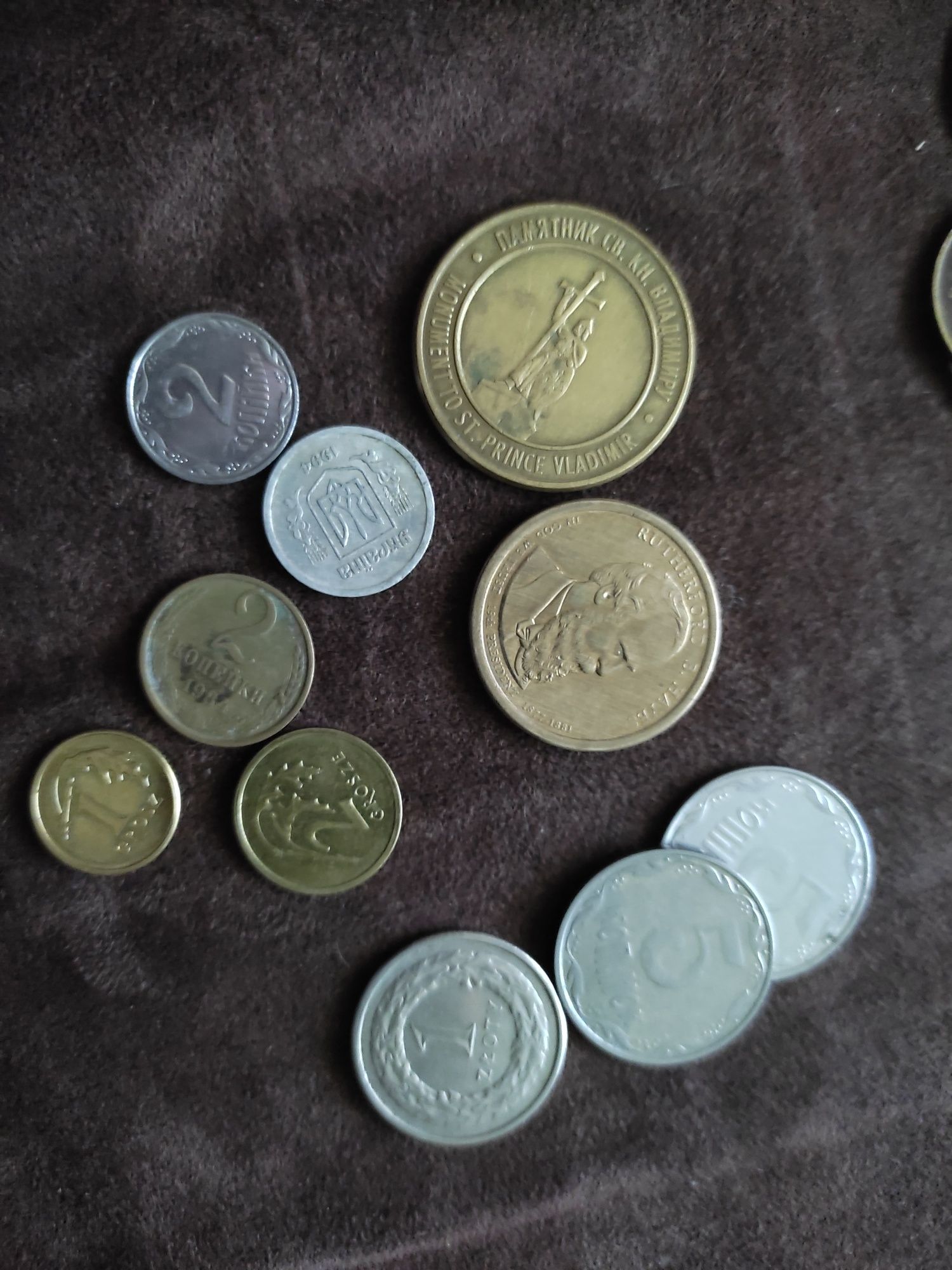Монети України , залізний долар США