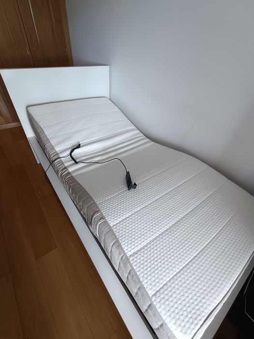 Cama geriátrica articulada ( estrado e colchão incluídos)