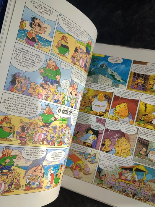 Livro "Asterix na Lusitânia" .
