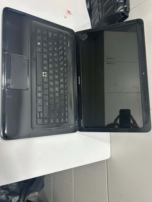 Vendo computador portátil compac com carregador