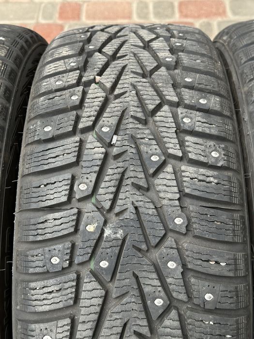 215-55-17 Nokian Hakkapeliitta 7 зима шип шипована