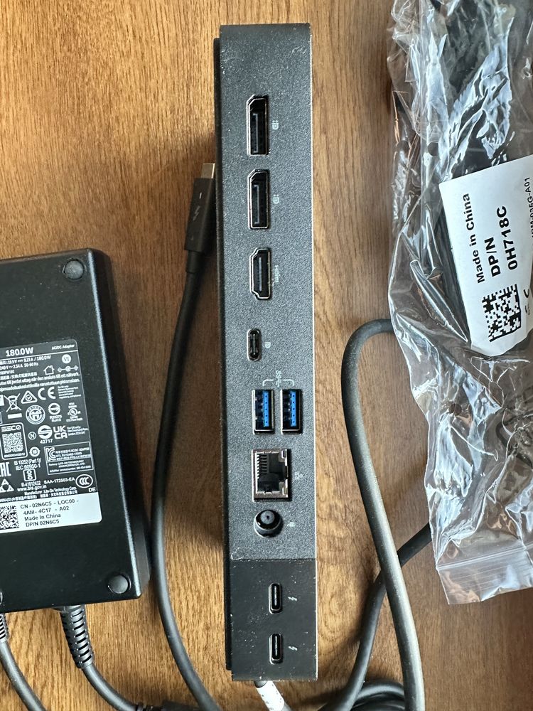 Dell WD22TB4 – stacja dokująca Thunderbolt 4 (używana, sprawna)