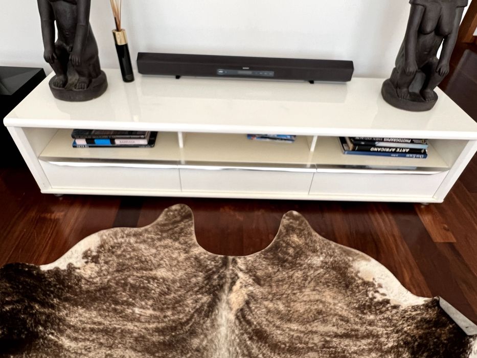 Móvel/aparador de TV minimalista