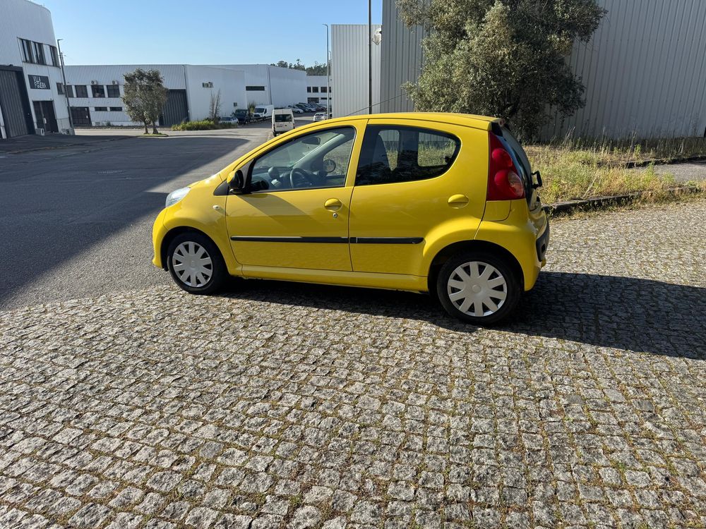 Peugeot 107 com Ac