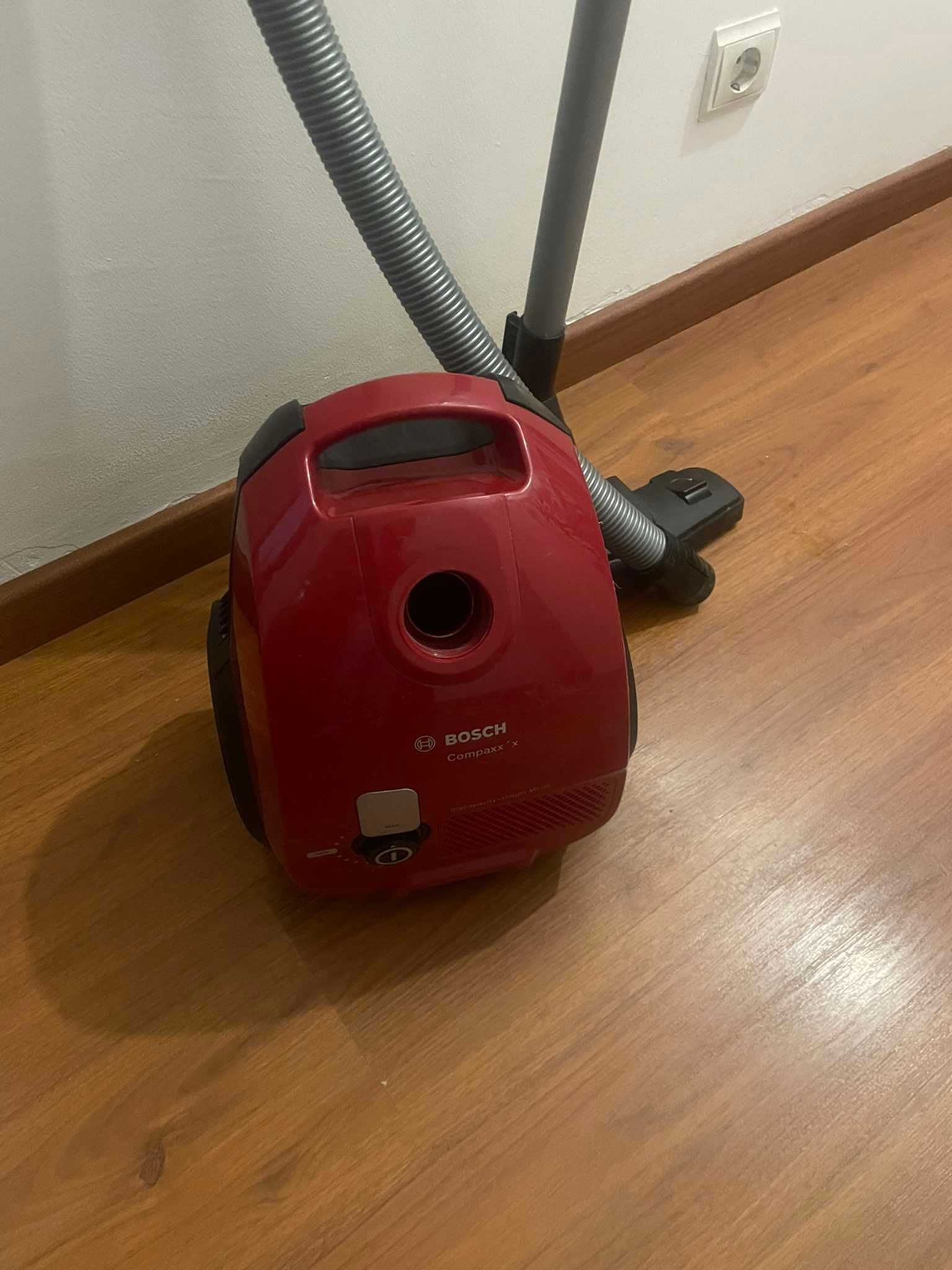 Vendo Aspirador bosch BZGL2A310 com saco