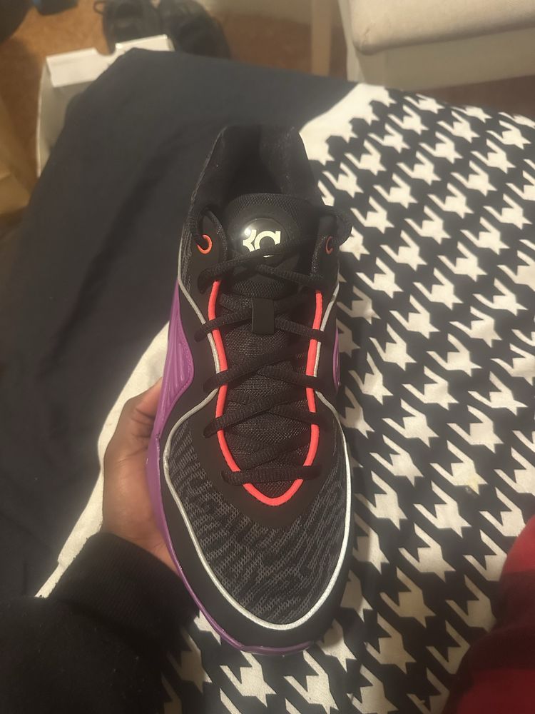 Nike kd 16, na caixa nunca foi usada tamanho 46
