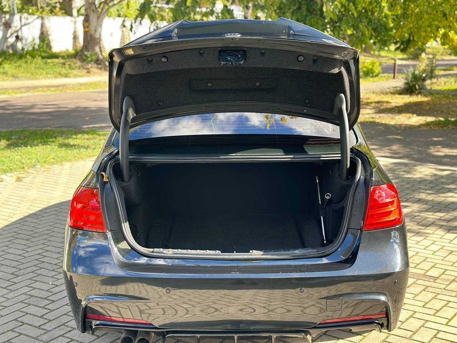 Bmw f30 328i  топова комплектація