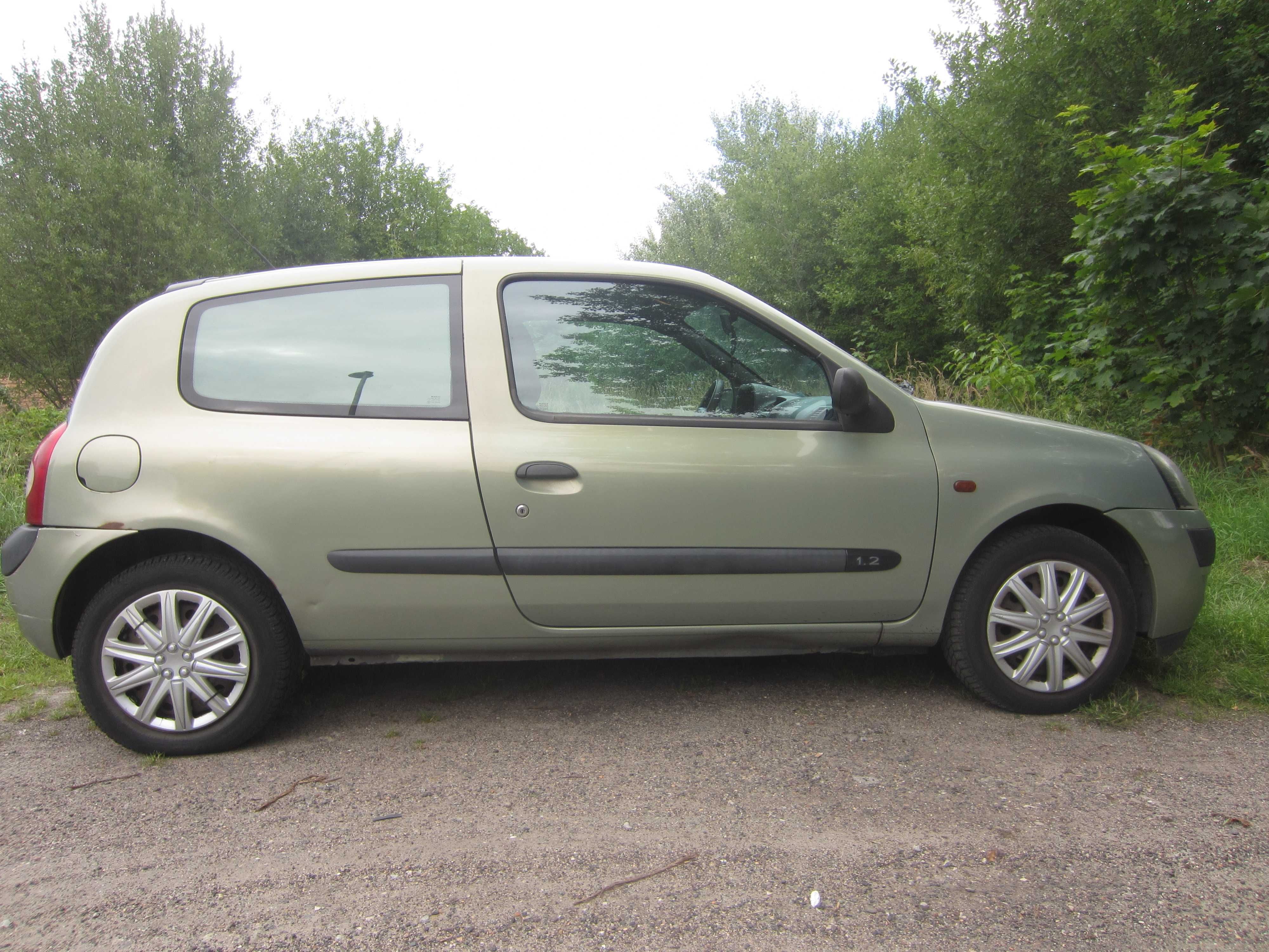Renault Clio z 2002 r., silnik - 1,2 benzyna, w pełni sprawny