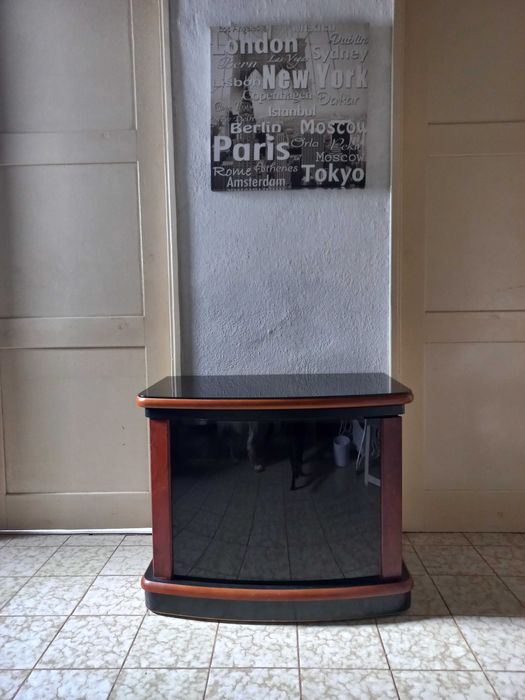 Movel Tv cerejeira e vidro como novo