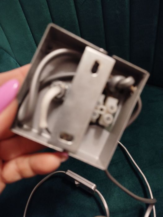 Halogenowa nocna  lampka ścienna