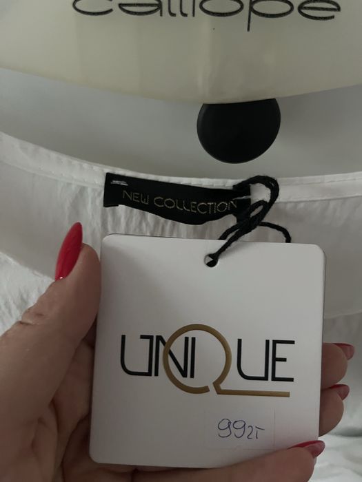 Biała bluzka z wiakozy z przypinaną różą r.XL/XXL