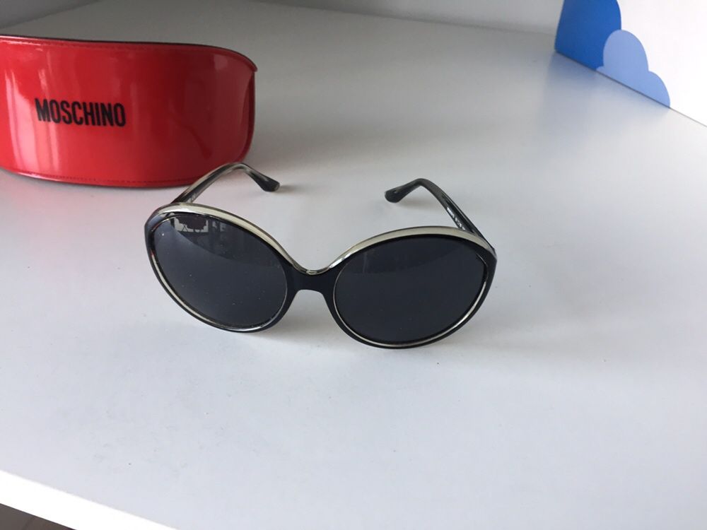 Oculos de sol moschino