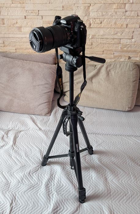 NIKON D7000+NIKOR 18-105 + NIKOR 35mn+NISSIN i40+ Gratisy