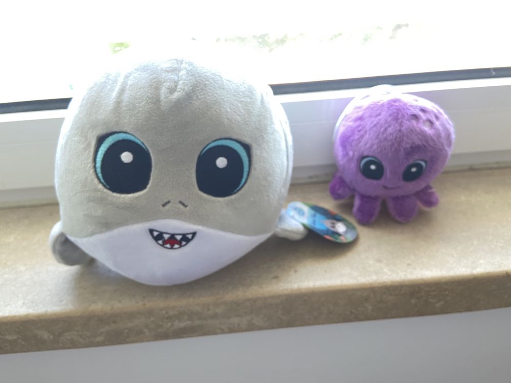 Dois peluches um ainda tem etiqueta