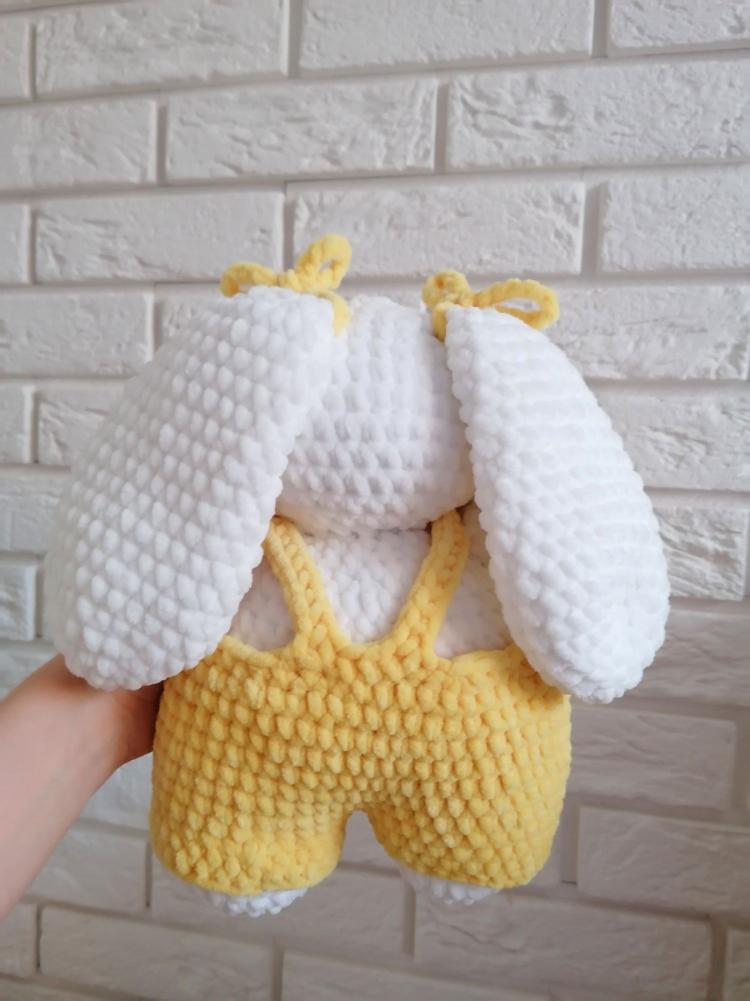 Królik na szydełku amigurumi