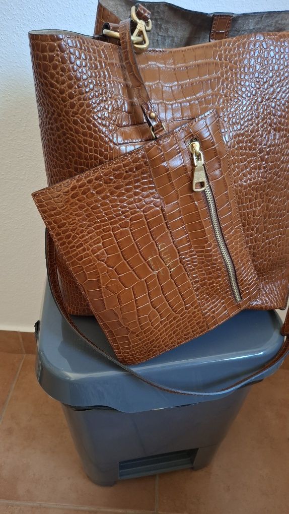 Bolsa Guess.  Castanha original