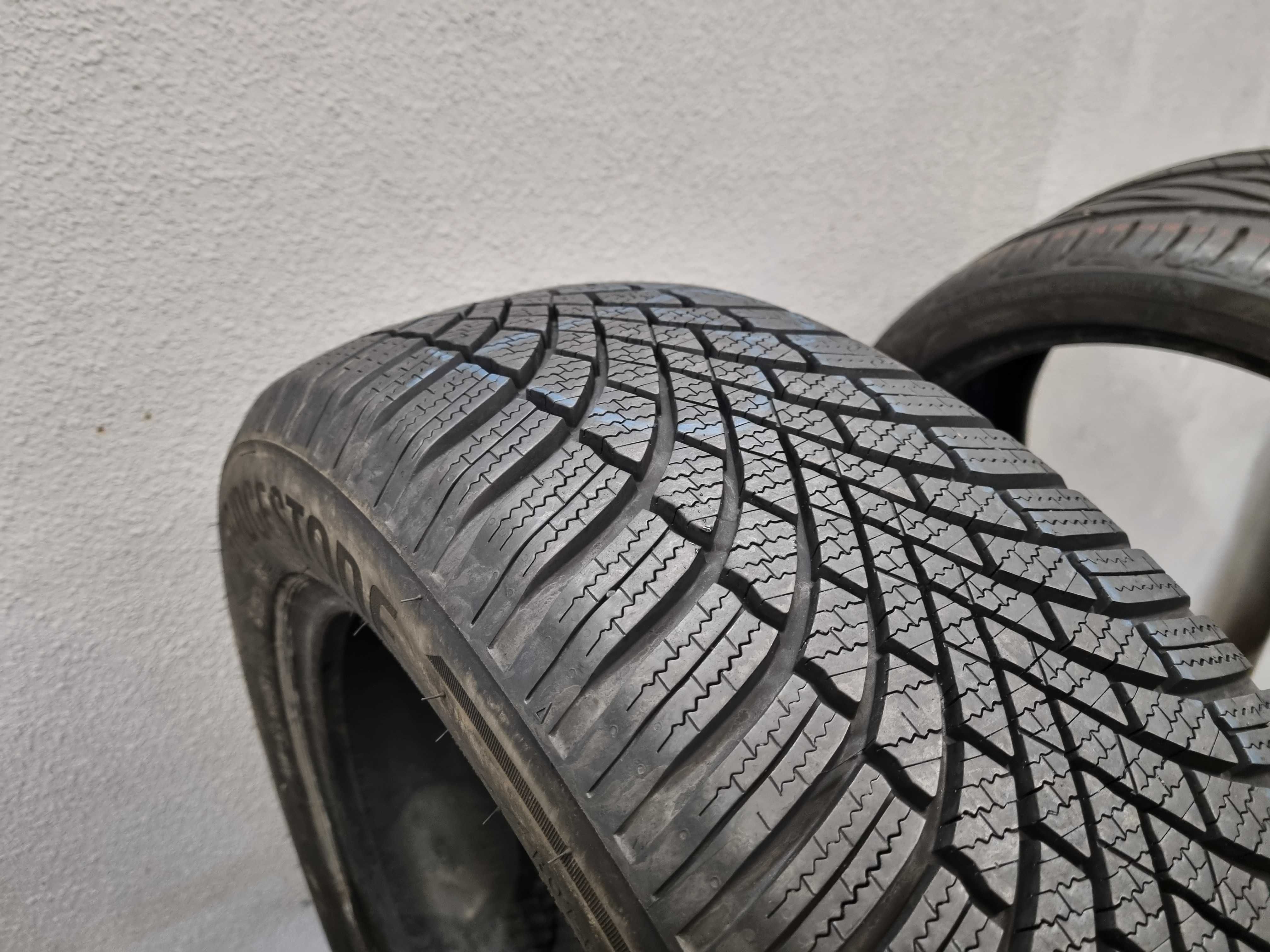 205/60/18 99H Bridgestone Blizzak LM005*