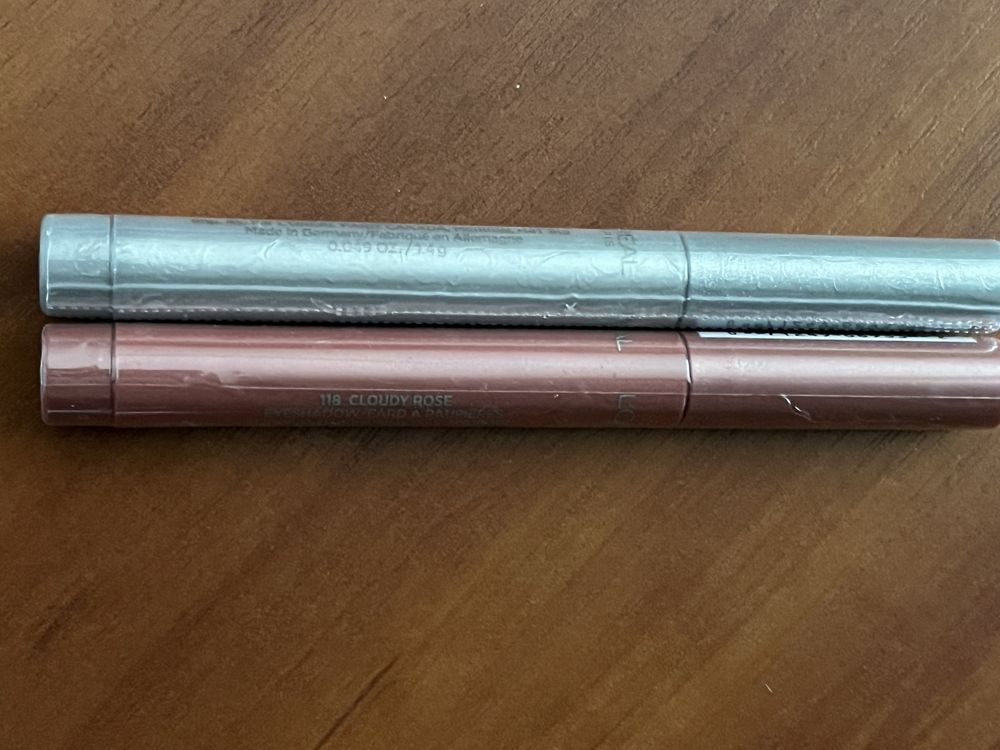 Стійкі тіні від L’Oreal
