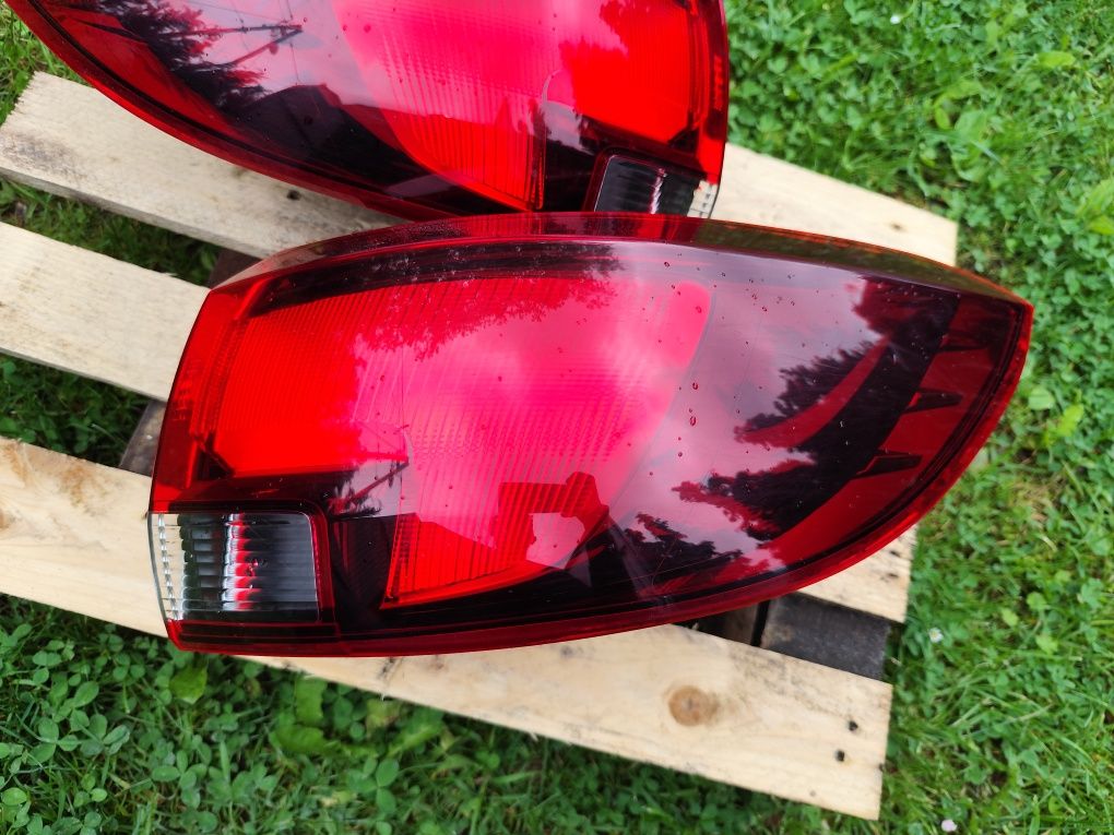 Lampa tył tylnia opel astra k kombi lewa prawa