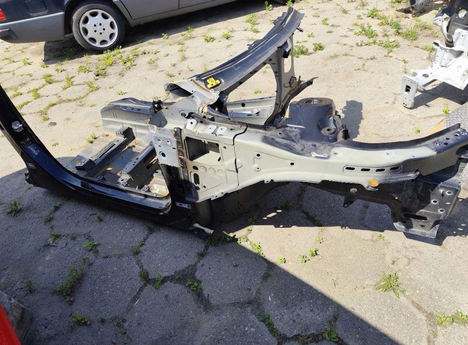 Volvo XC60 II 17- Prawy Przód Prawa Przednia Ćwiartka Próg Słupek WLKP