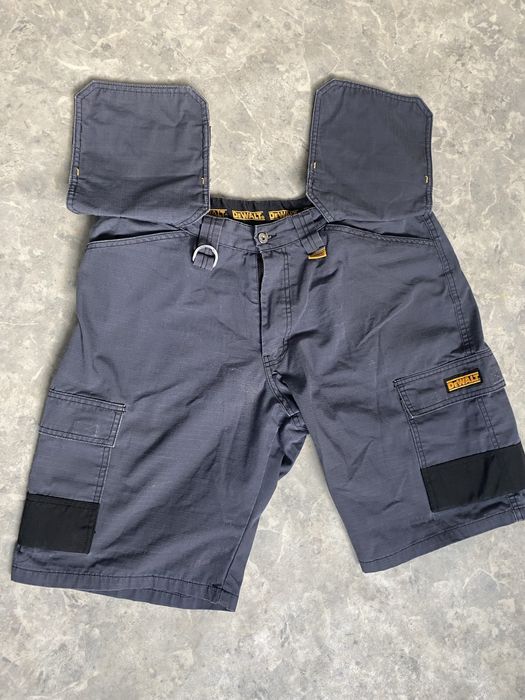 Продам робочі шорти DeWalt