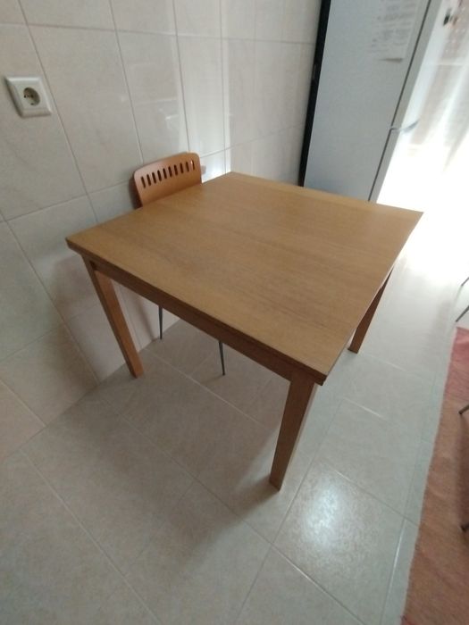 Mesa de cozinha extensível