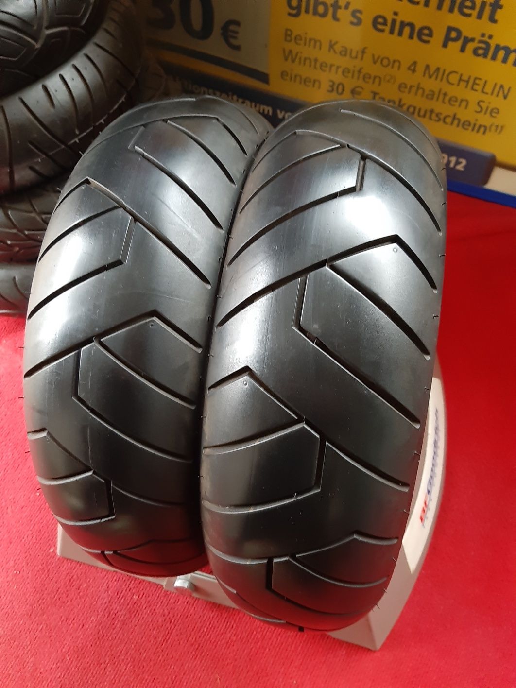 Шины на скутер 120/70 - 12 + 130/70 - 12 Vee Rubber из Германии