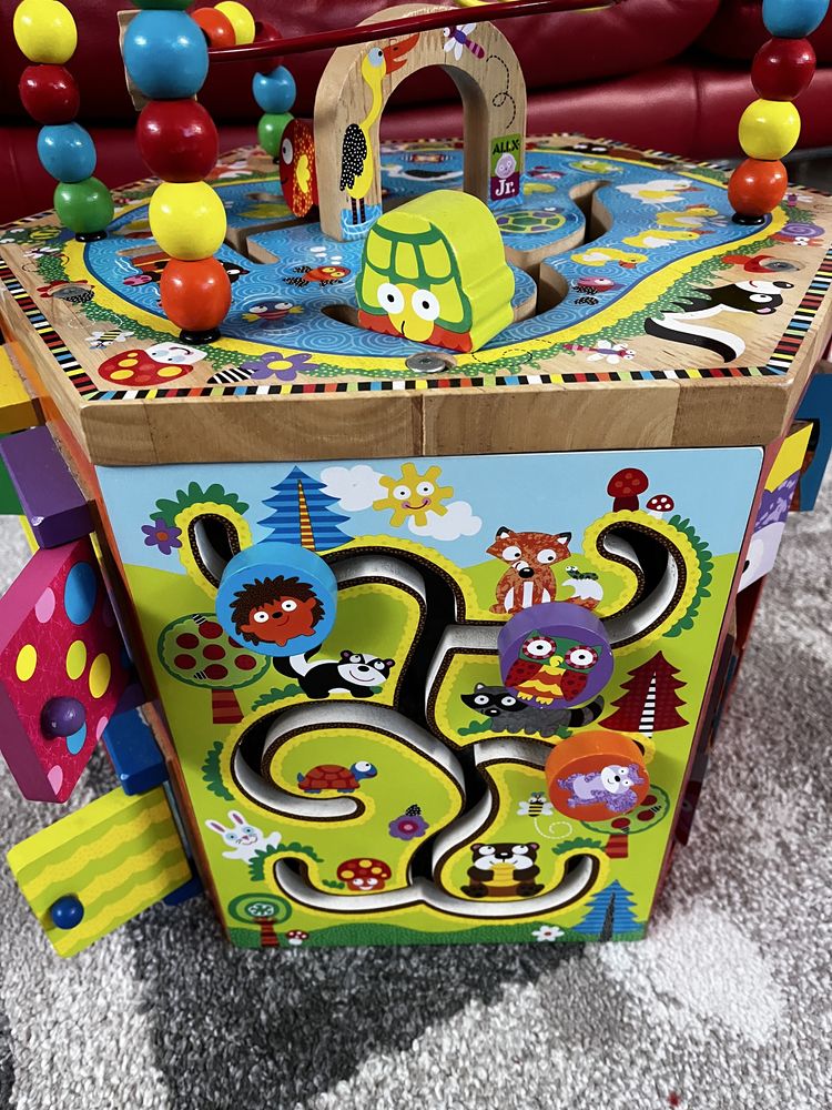Cubo atividades bebé