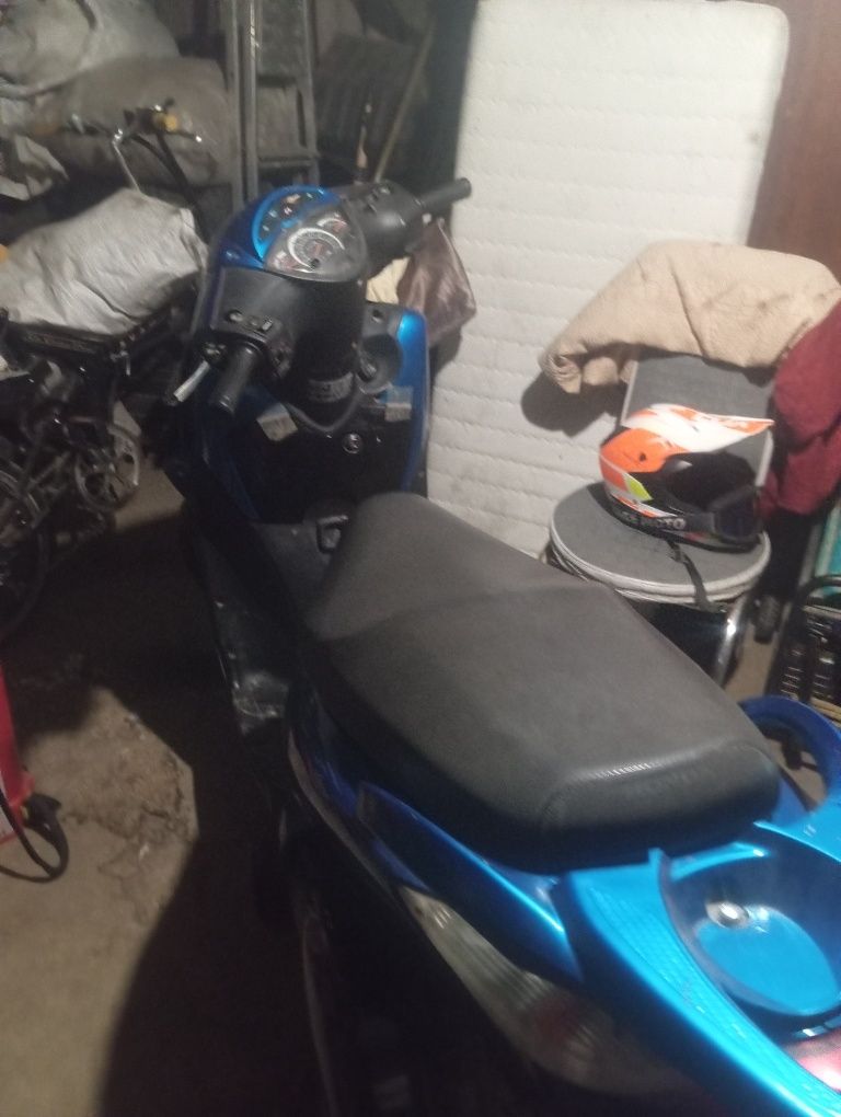 Honda sh 150     .