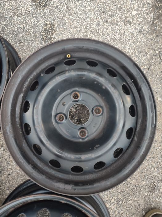 Komplet felg stalowych do Hyundai 14 cali 4x100 5J et45 osadzenie 54.1