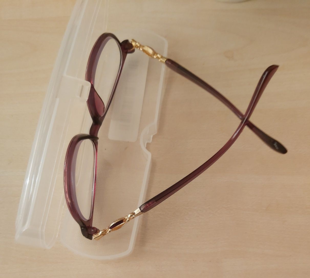 Okulary damskie +1,5 dioptrii + etui