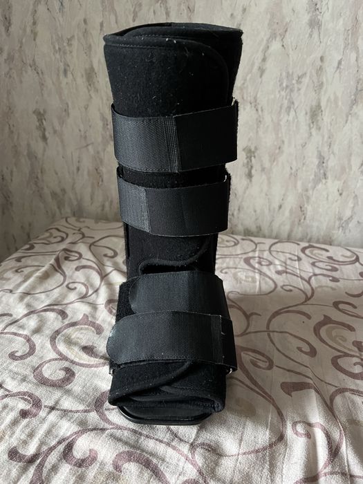 Ортез для гомілковостопного суглоба