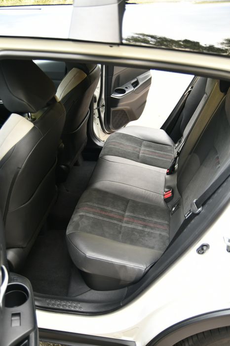 Toyoty CHR GR Sport 2.0 Hybryda Gwarancja