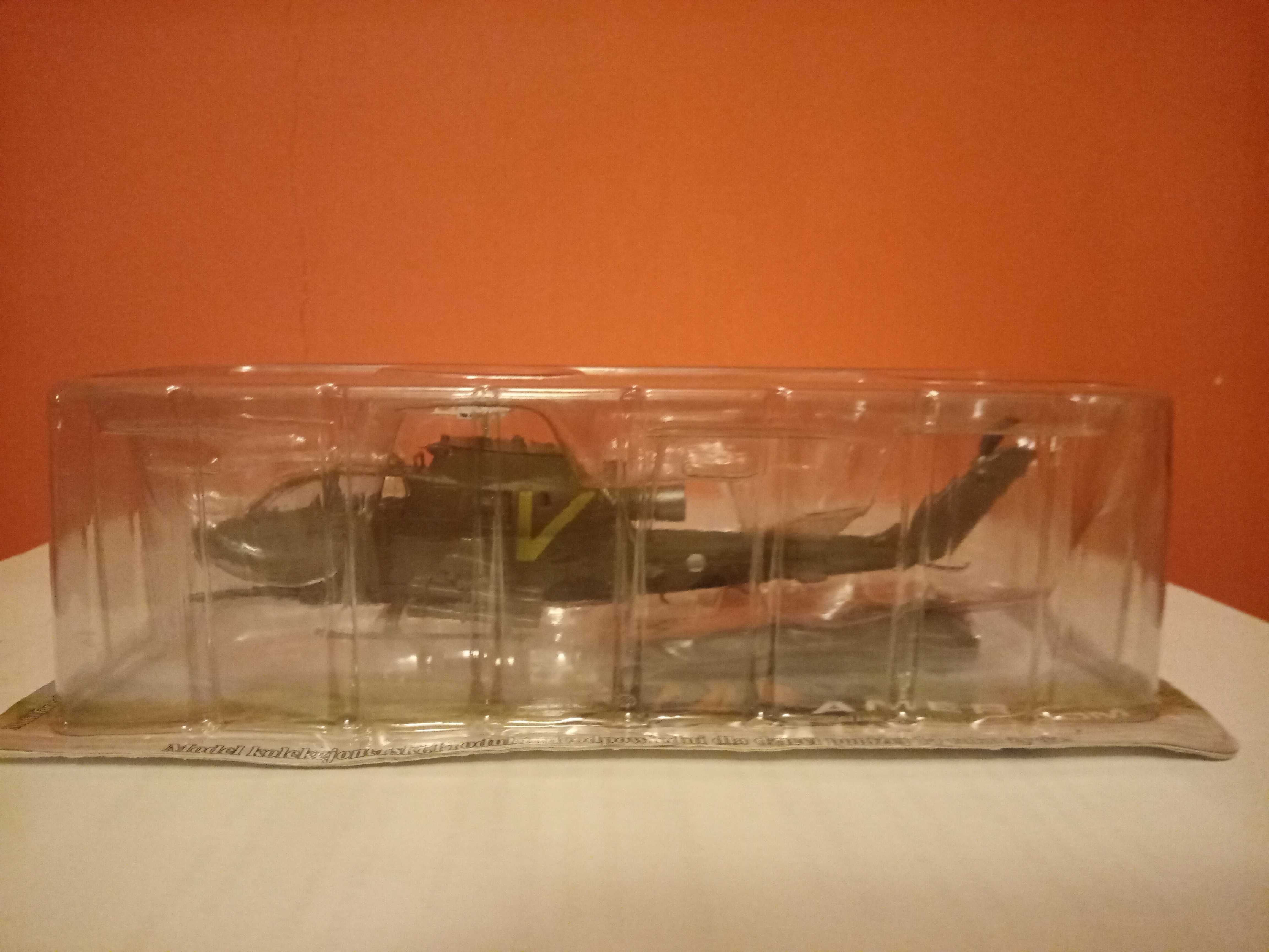 Helikoptery Świata nr 9 z wyd. Amercom .