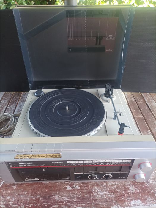 Gira discos radio e cassete Philips + colunas vintage