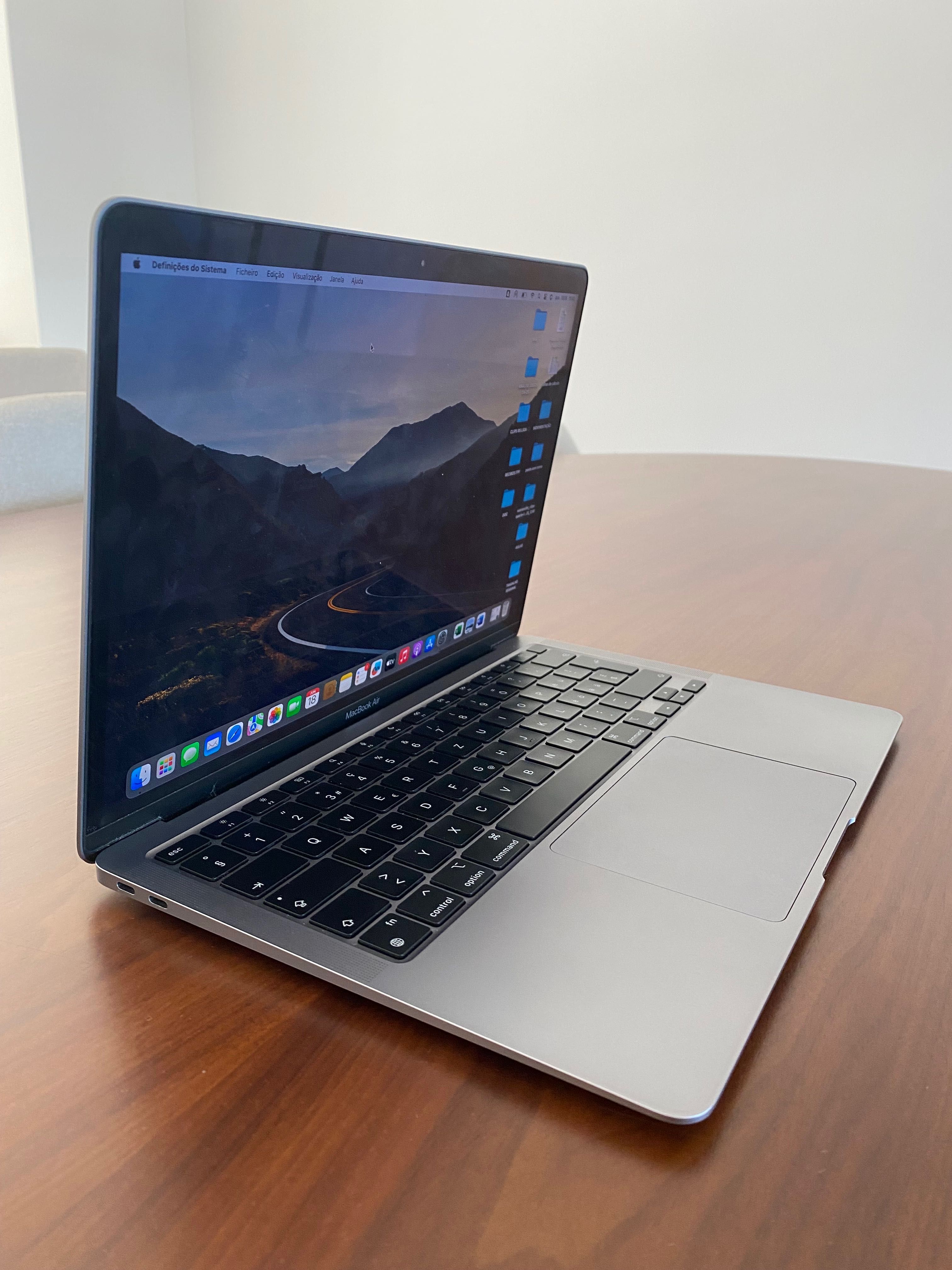 Mac air M1 8GB 250GB