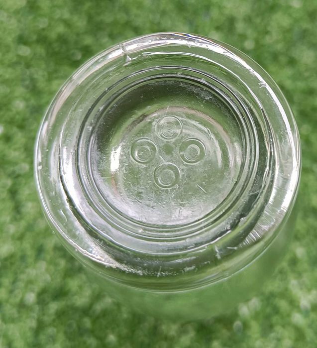 Komplet 3 szklanek FRUGO wykonanych z grubego szkła.