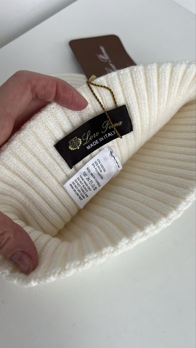 Шапки жіночі ,уточнюйте ціну щодо кожноі окремо