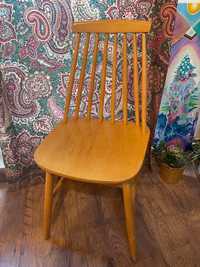 Krzesła Fameg - duża ilość
