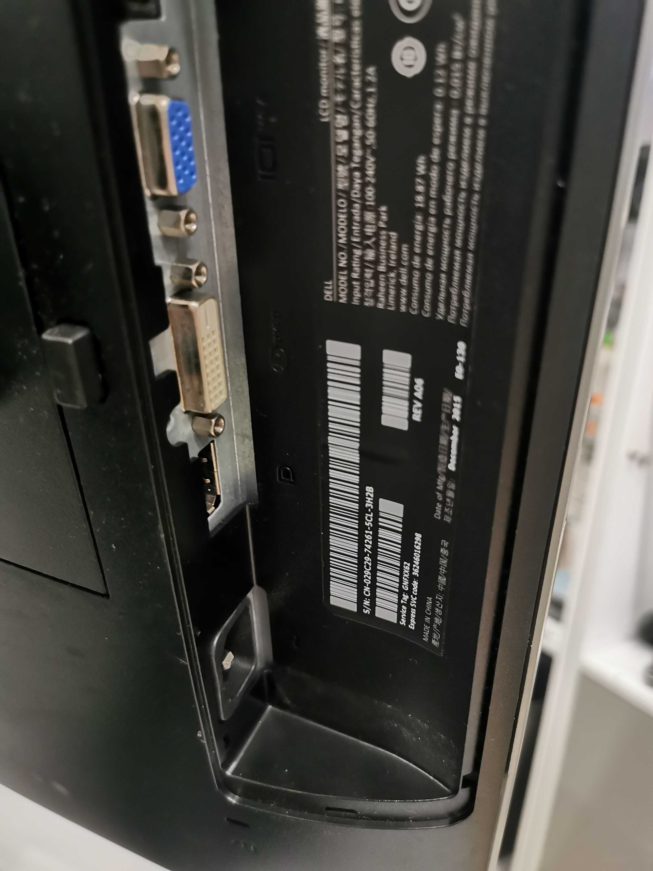 Monitor Dell 22"  pivot ladny
