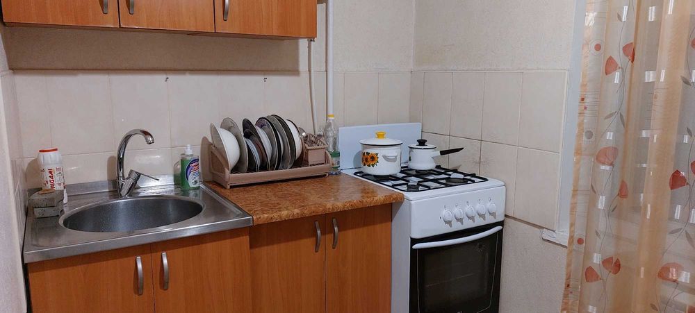 Сдам 1 кімнатну пр. Червоної Калини 8-В (Маяковского) , довгостроково.