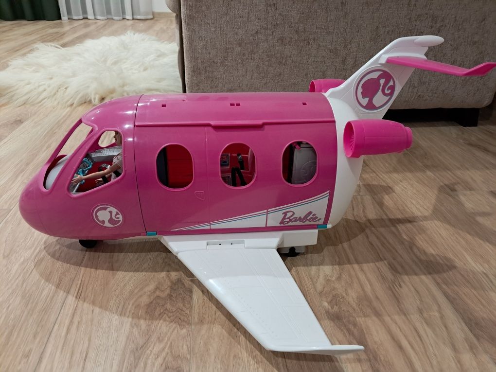 Samolot z lalką Barbie