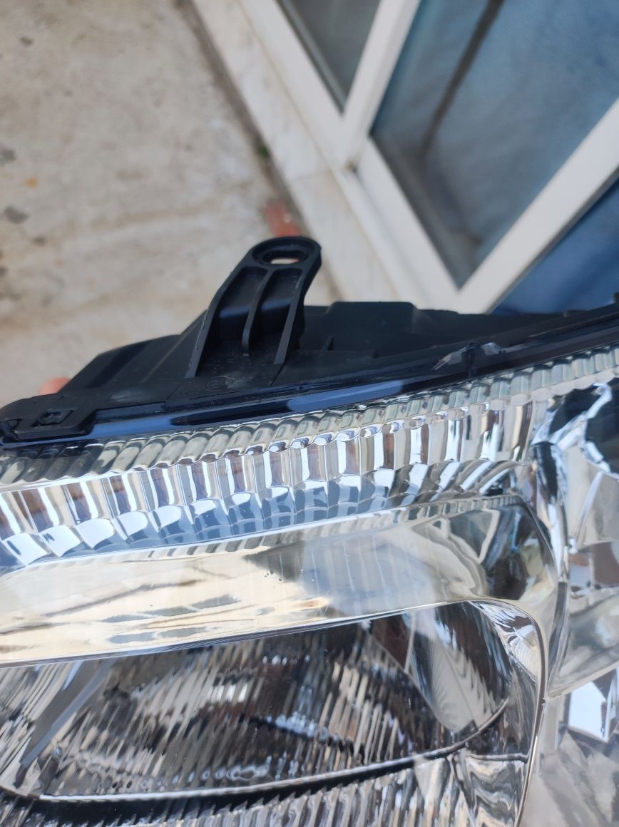 Farol Fiat panda esquerdo conector cinzento.