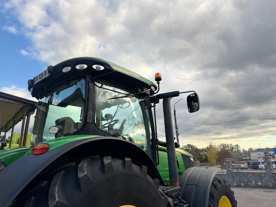 Продам трактор John Deere 7270R