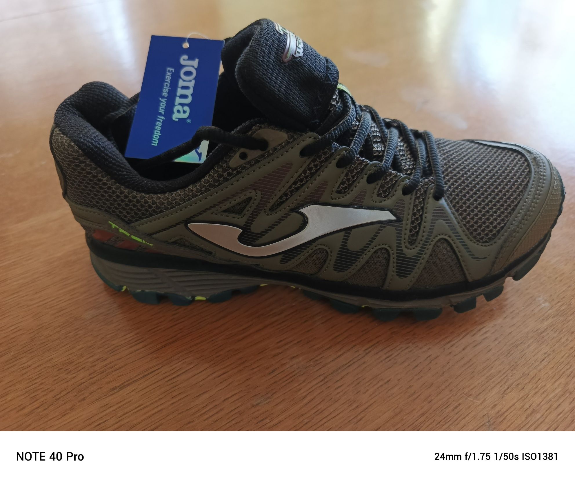 Кросівки трейлові JOMA .
