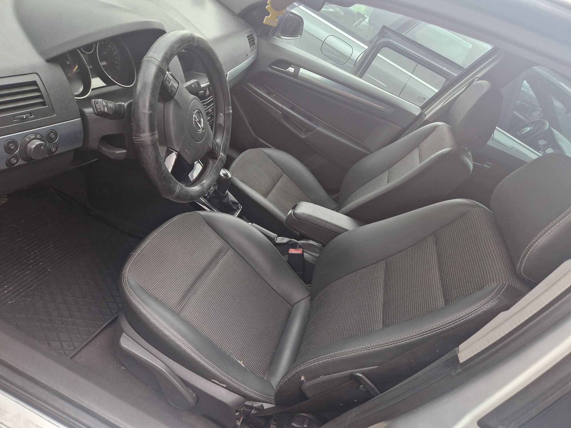 Astra H lift 1.7 cdti Lakier Z157 części
